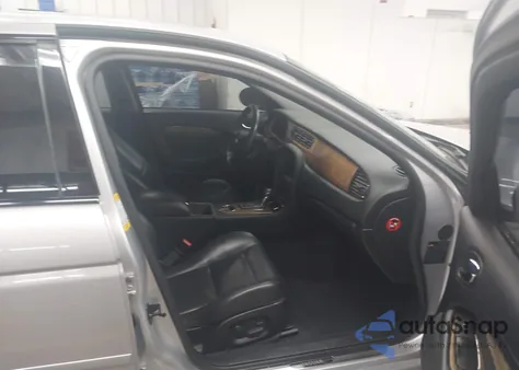 2003 Jaguar S-Type 4.2L V8 R from USA, damaged, VIN SAJEA03V131M56664